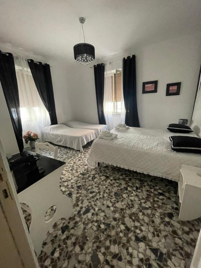 Alderi Hotel Matera Bagian luar foto